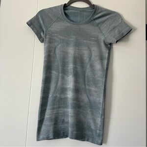 LULULEMON Swiftly Tech Short Sleeve🩵